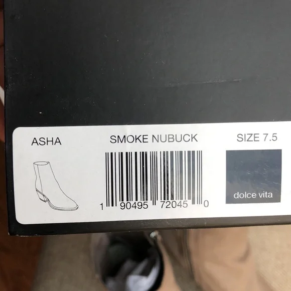 NWT taupe ankle boot with zipper - Picture 8 of 8